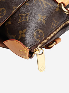 Brown 2009 Totally shoulder bag Shoulder bags Louis Vuitton 