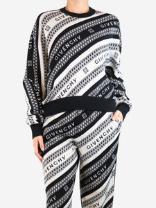 Givenchy Black and white jacquard chain printed knit jumper - size XS
