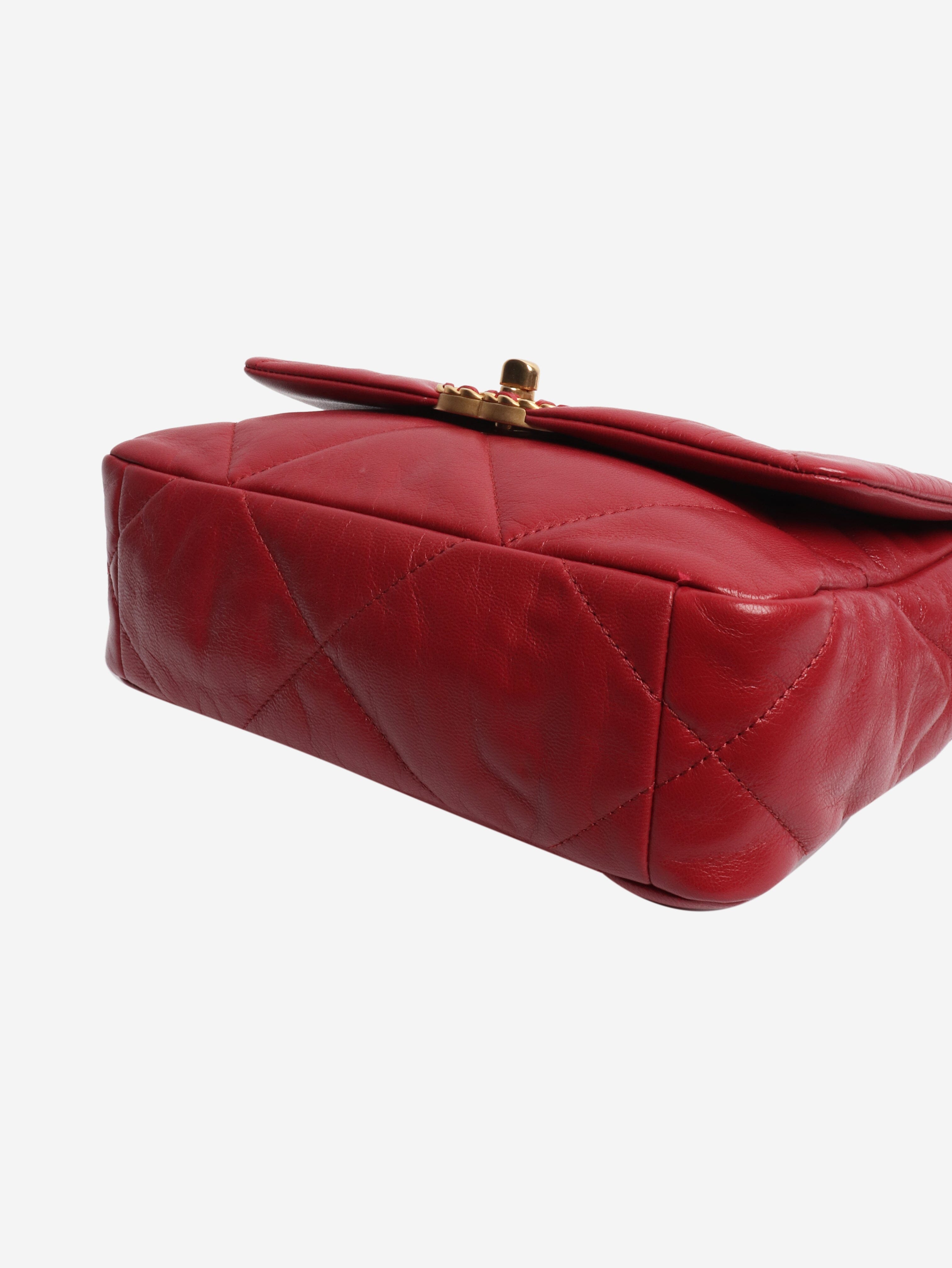 Red 2022 19 lambskin quilted shoulder bag Shoulder bags Chanel 