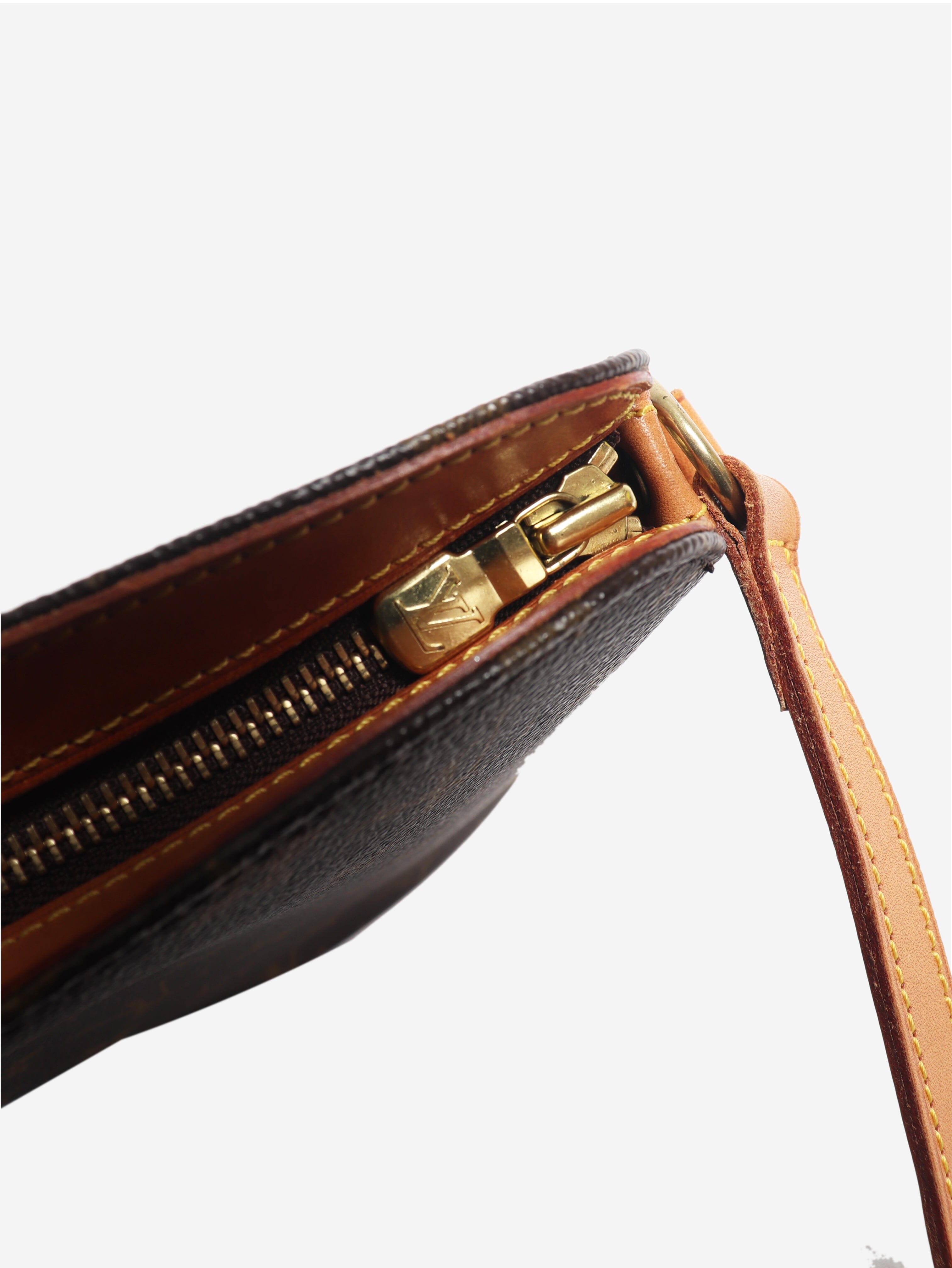 Brown 2001 Drouot Monogram bag Cross-body bags Louis Vuitton 