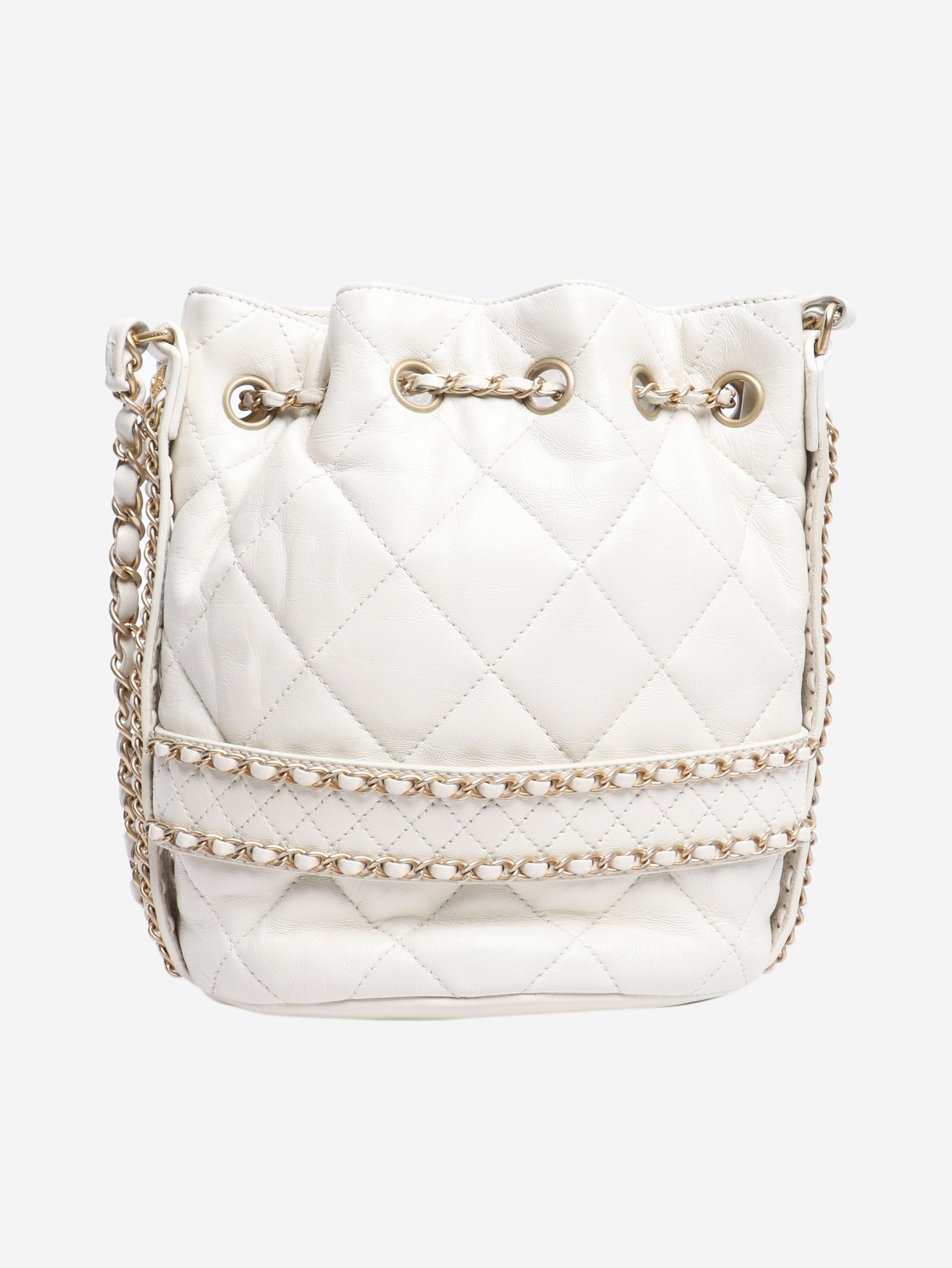 Chanel Shoulder bags - size Shoulder bags Chanel 