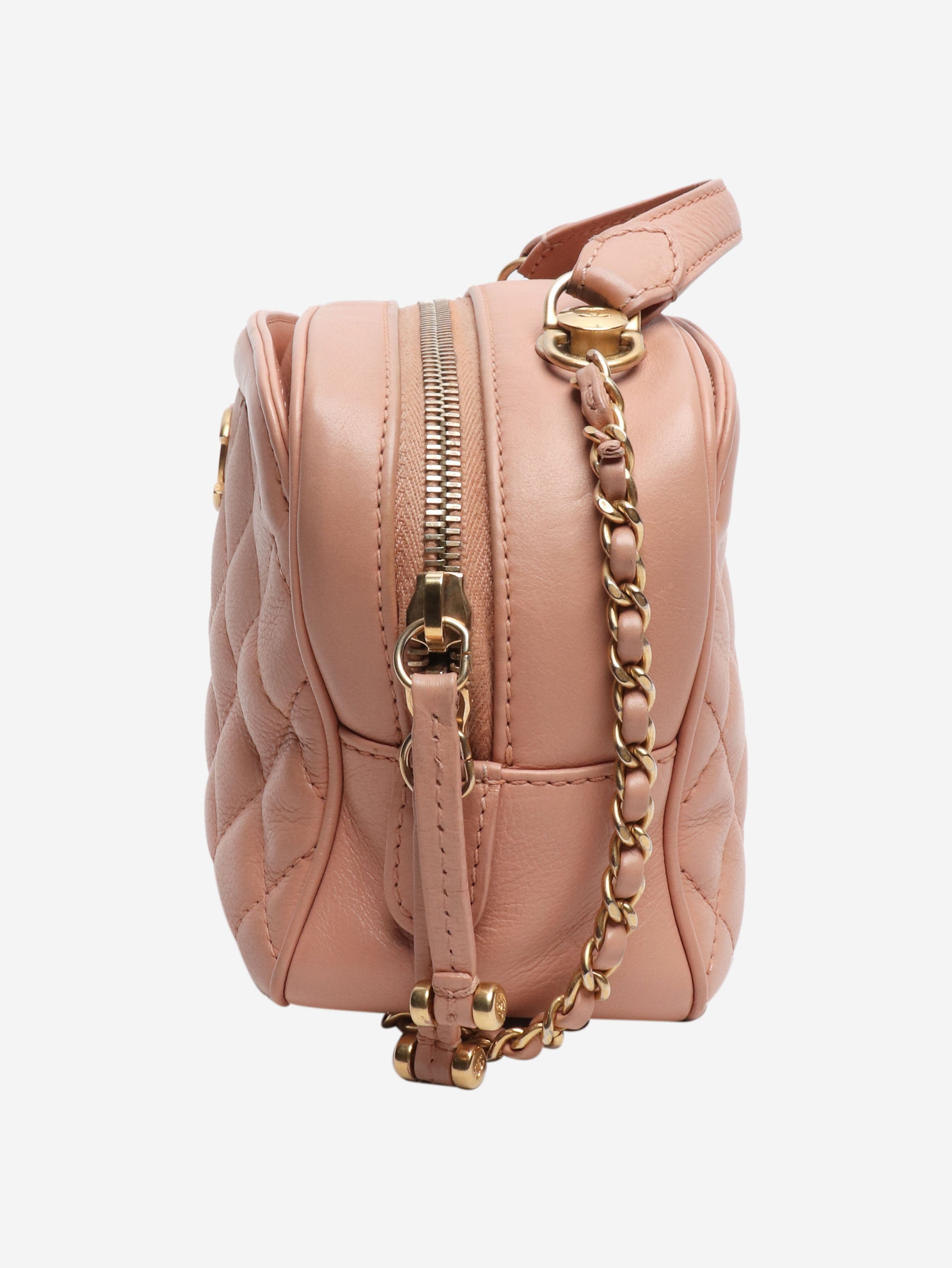 Chanel Shoulder bags - size Shoulder bags Chanel 