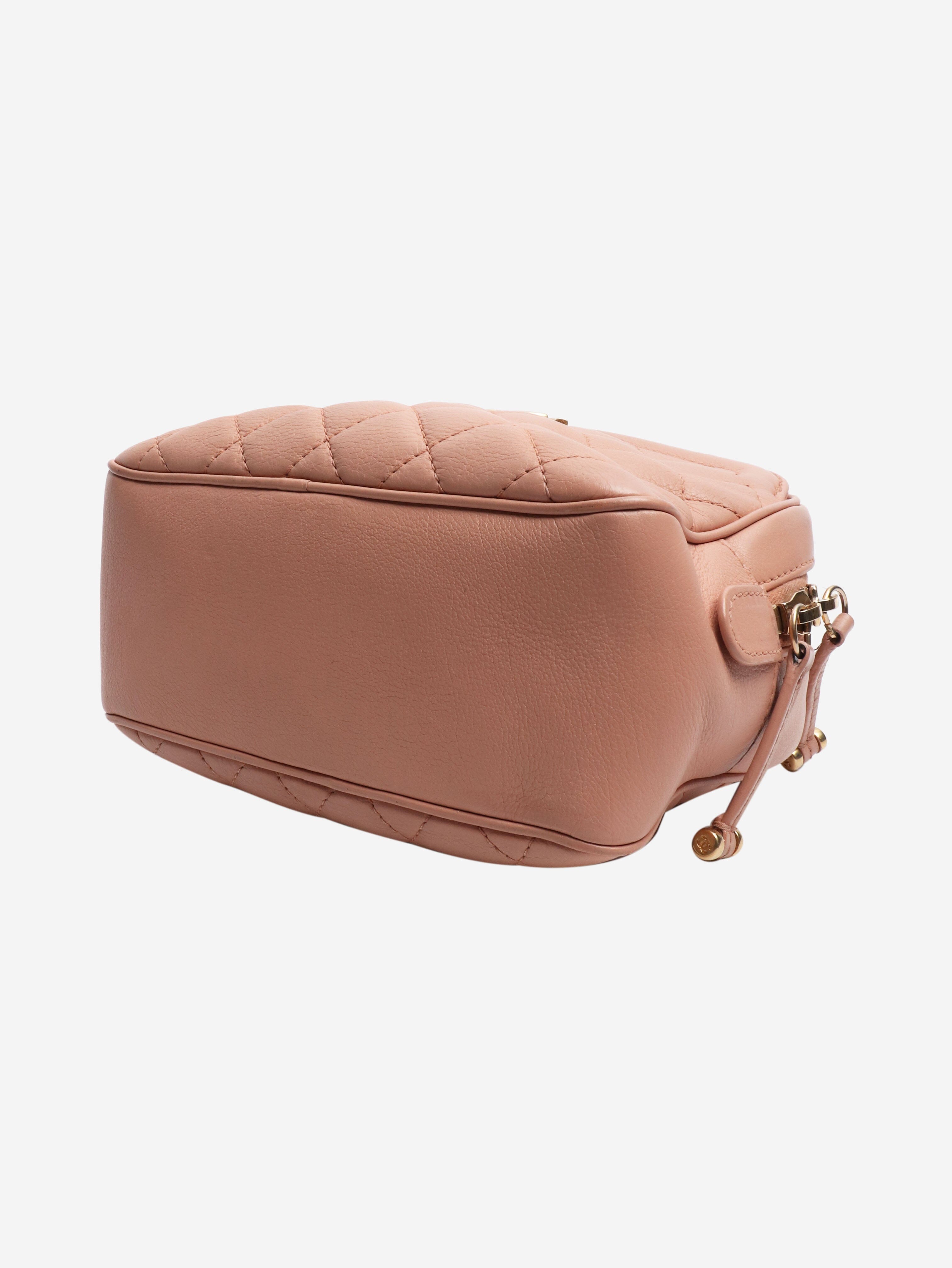 Chanel Shoulder bags - size Shoulder bags Chanel 