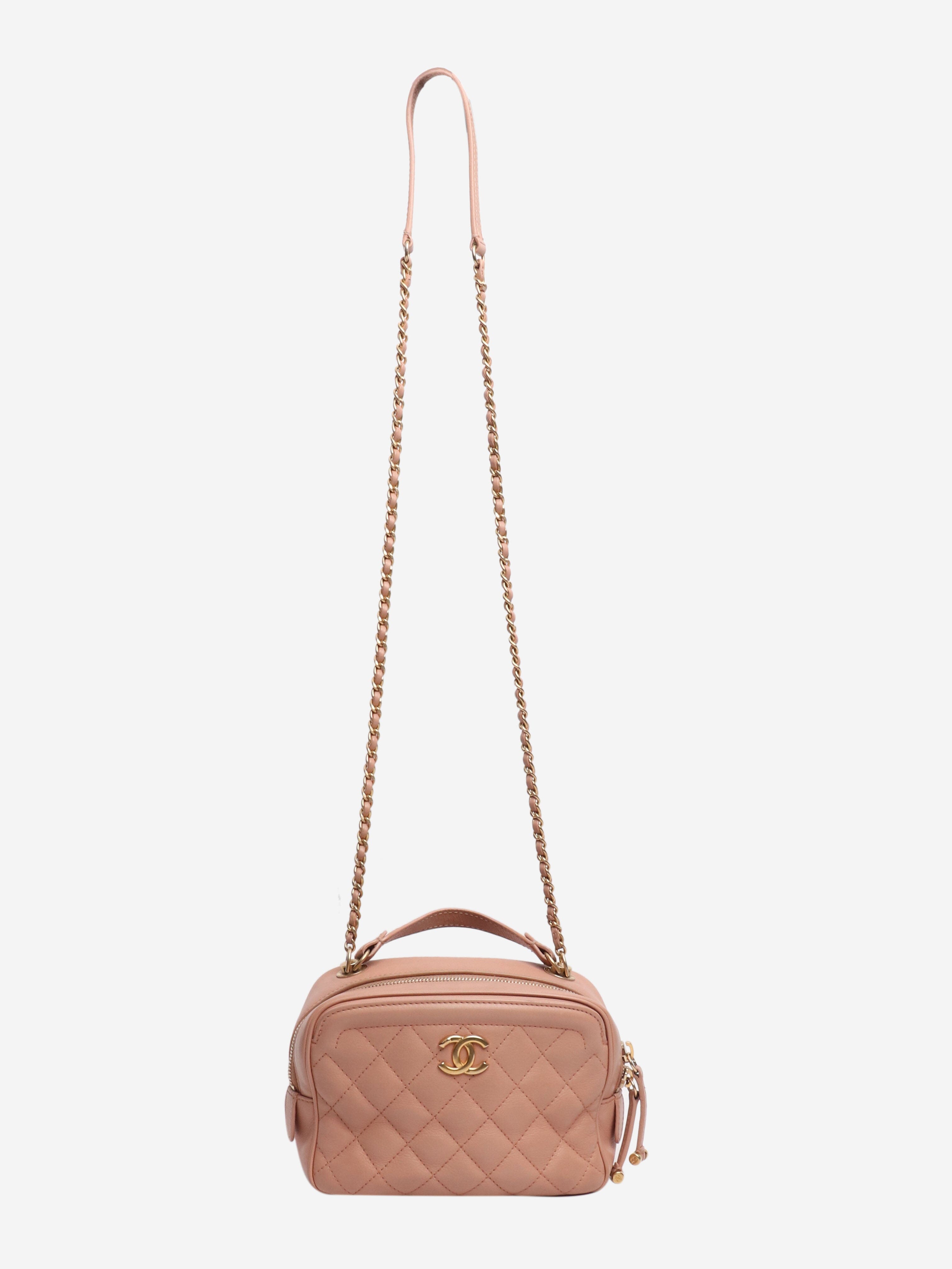 Chanel Shoulder bags - size Shoulder bags Chanel 