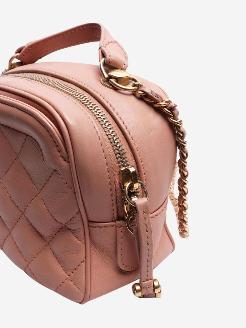 Chanel Shoulder bags - size Shoulder bags Chanel 