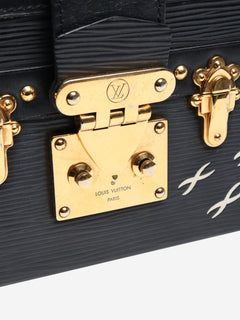 Louis Vuitton Shoulder bags - size Shoulder bags Louis Vuitton 