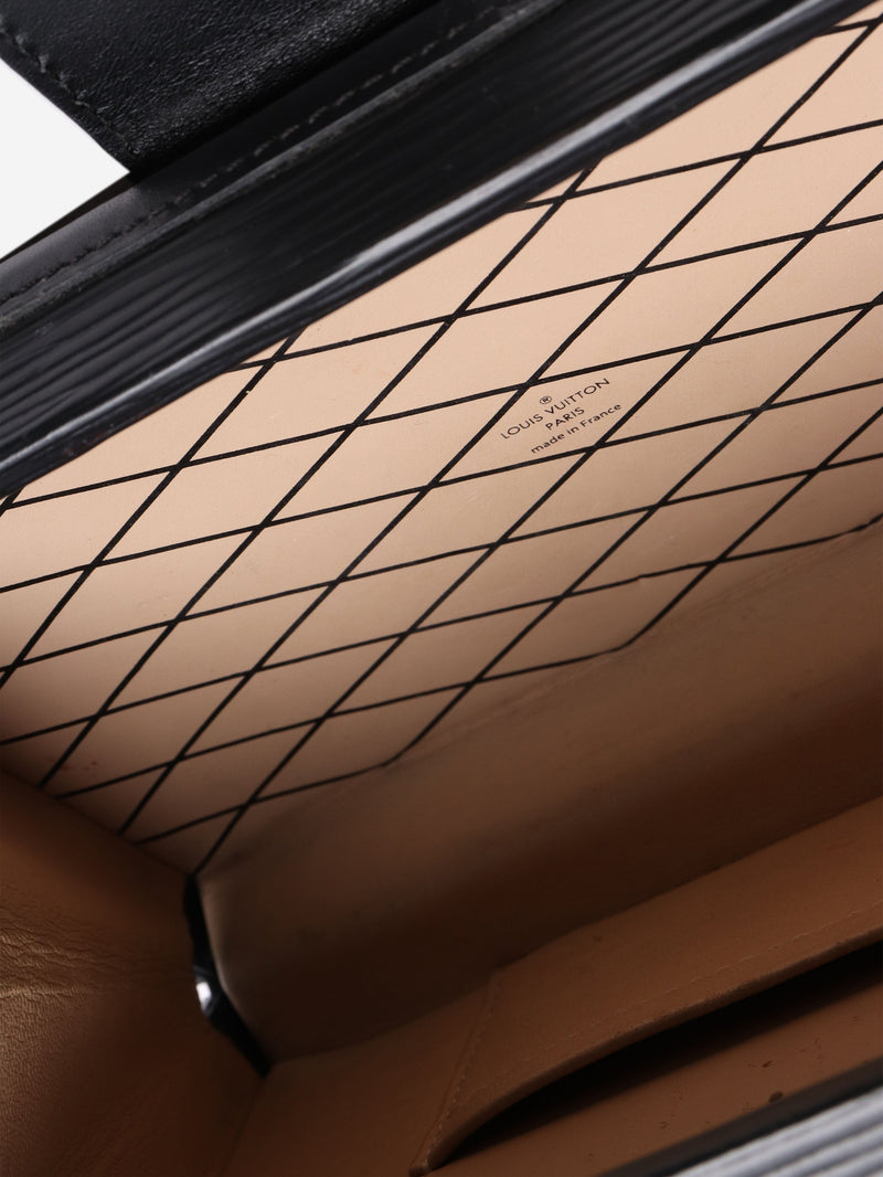 Louis Vuitton Shoulder bags - size Shoulder bags Louis Vuitton 