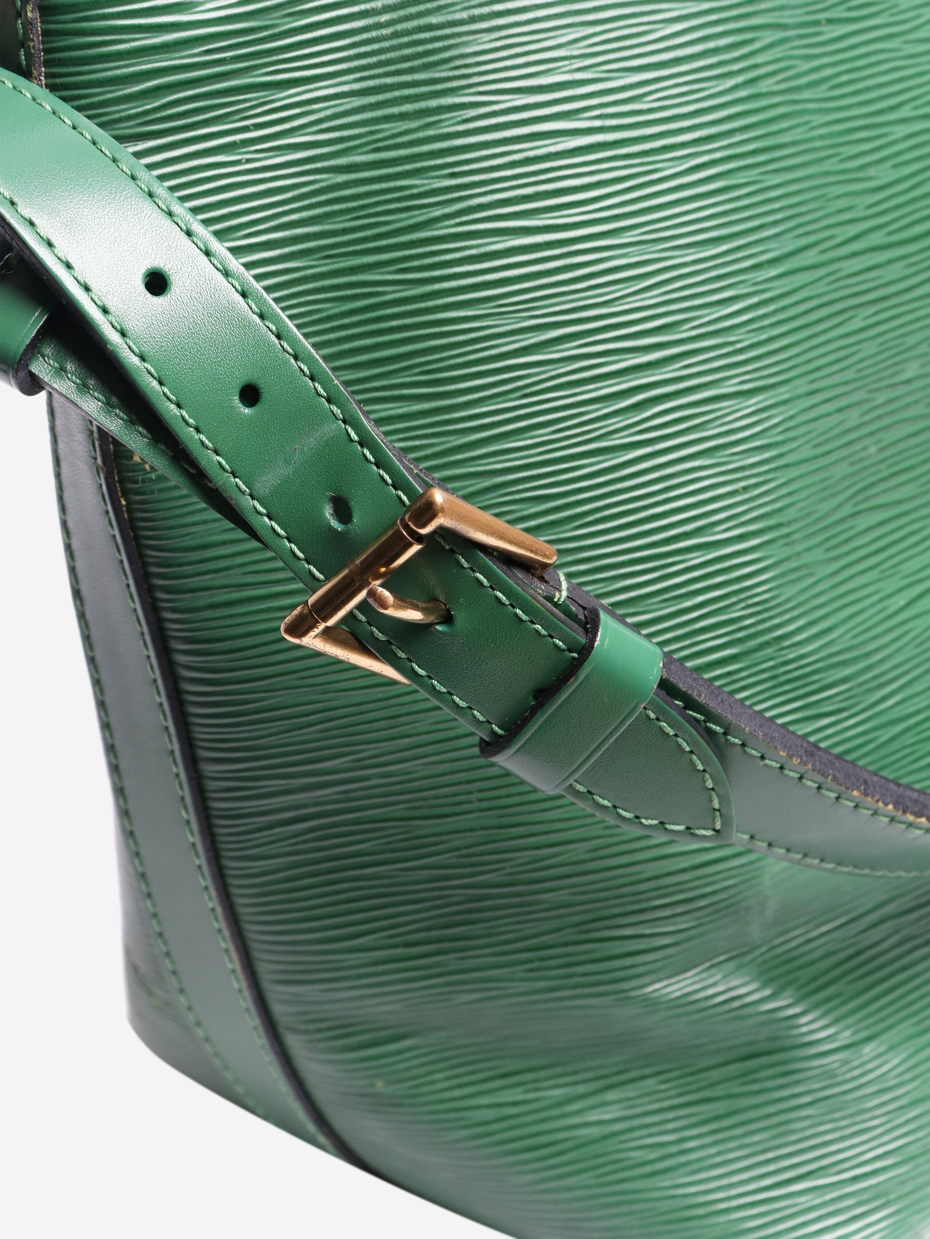 Green Noe Bucket bag in Epi leather Shoulder bags Louis Vuitton 
