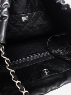 Black 22 quilted tote bag Tote Bags Chanel 