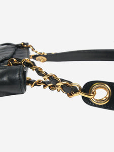 Chanel Black vintage 1991-1994 lambskin shoulder bag