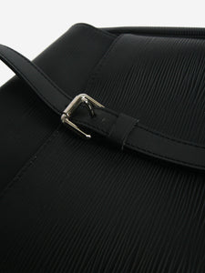 Louis Vuitton Black 2006 Segur bag in Epi leather