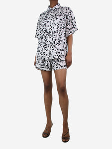 Diane Von Furstenberg White crossword printed shirt and shorts set - size S