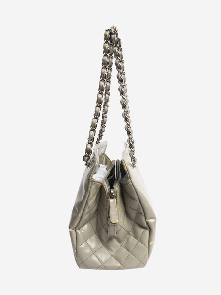 Grey 2010 patent leather tote bag alternate image