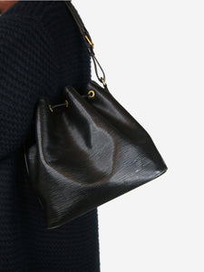 Louis Vuitton Black Noé bucket bag in Epi leather