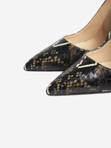 Manolo Blahnik Black snakeskin pumps - size EU 39.5