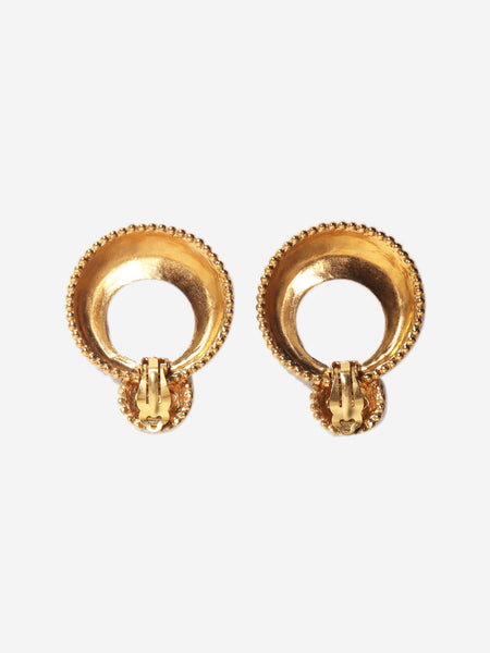 Gold vintage clip-on earrings alternate image