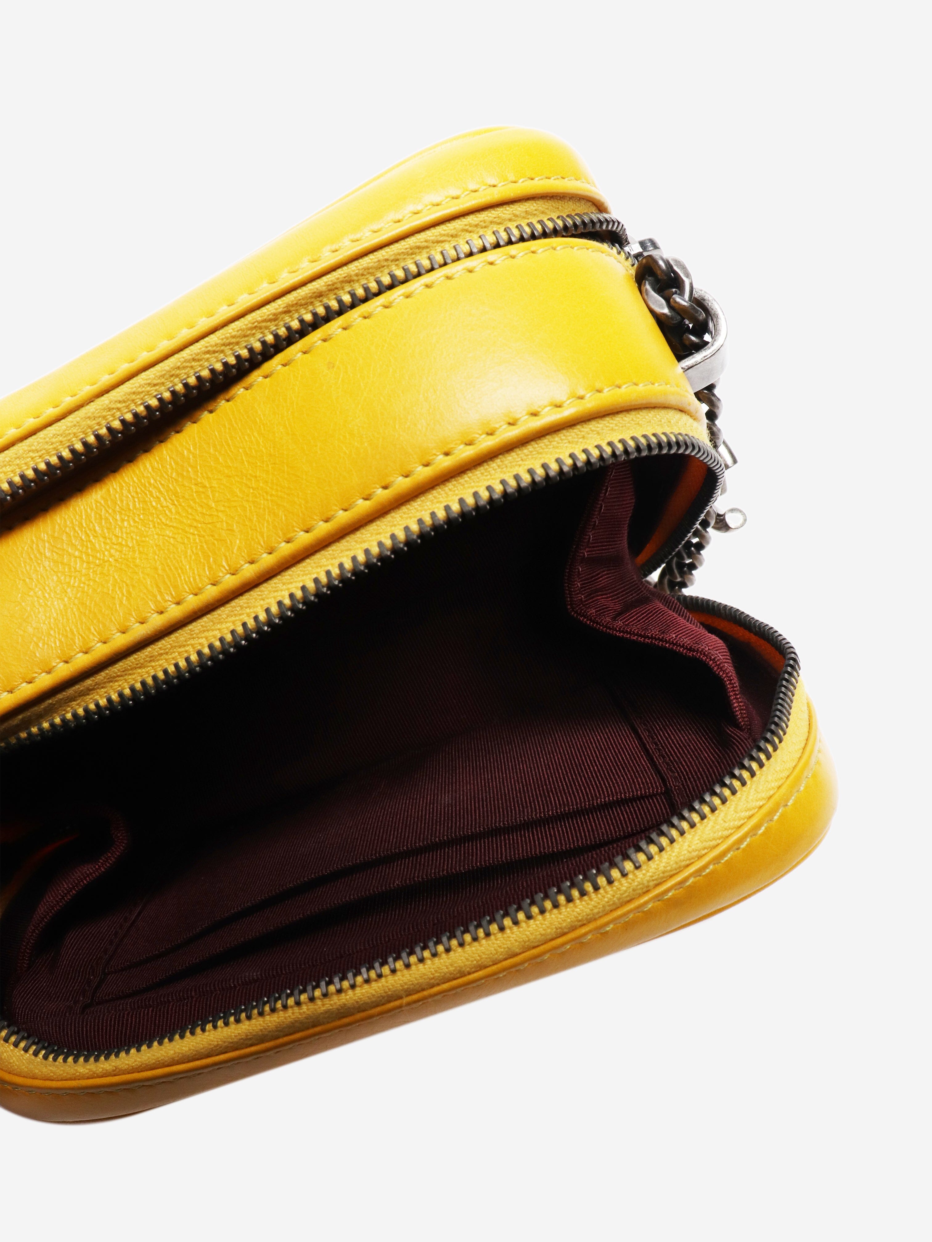 Chanel Shoulder bags - size Shoulder bags Chanel 