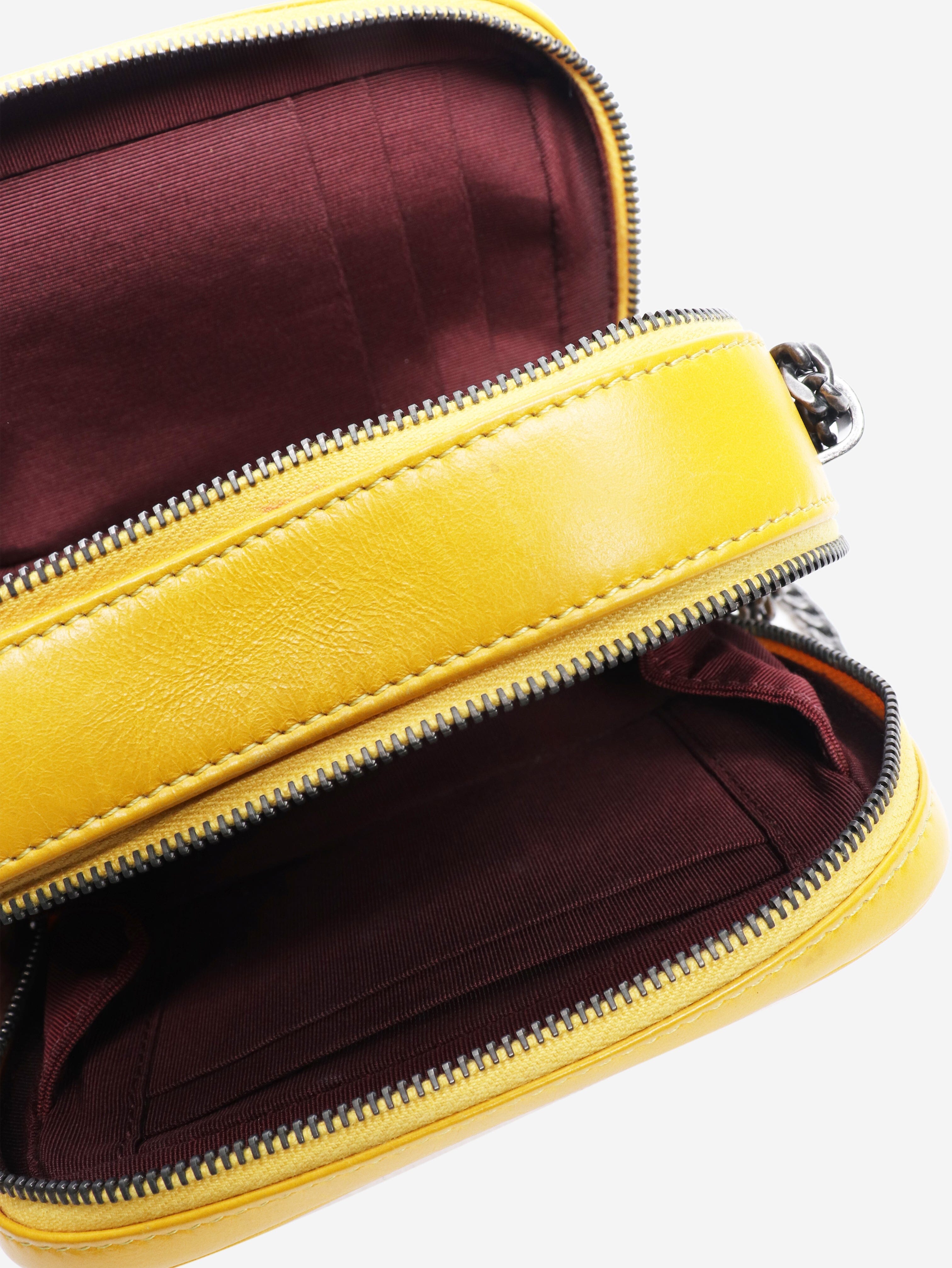 Chanel Shoulder bags - size Shoulder bags Chanel 