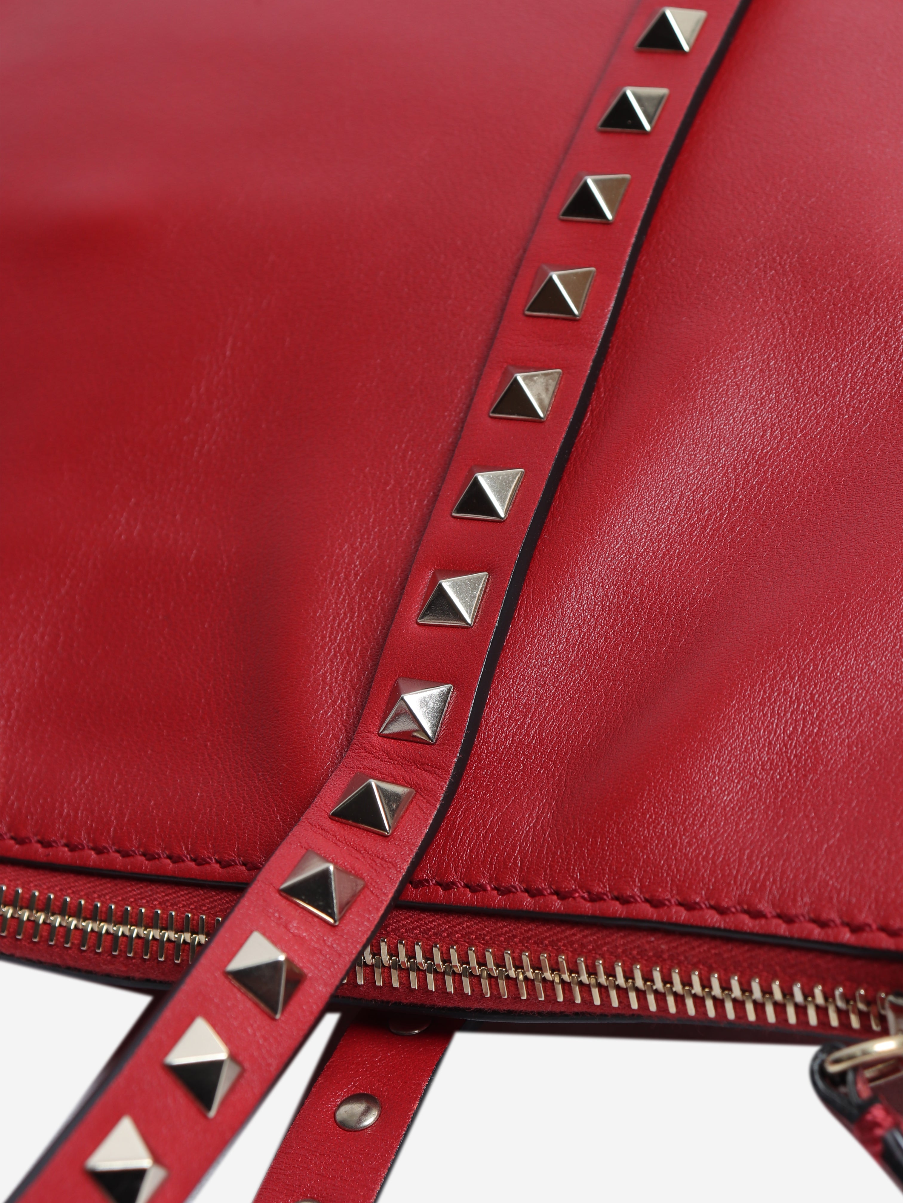 Red Rockstud leather tote bag