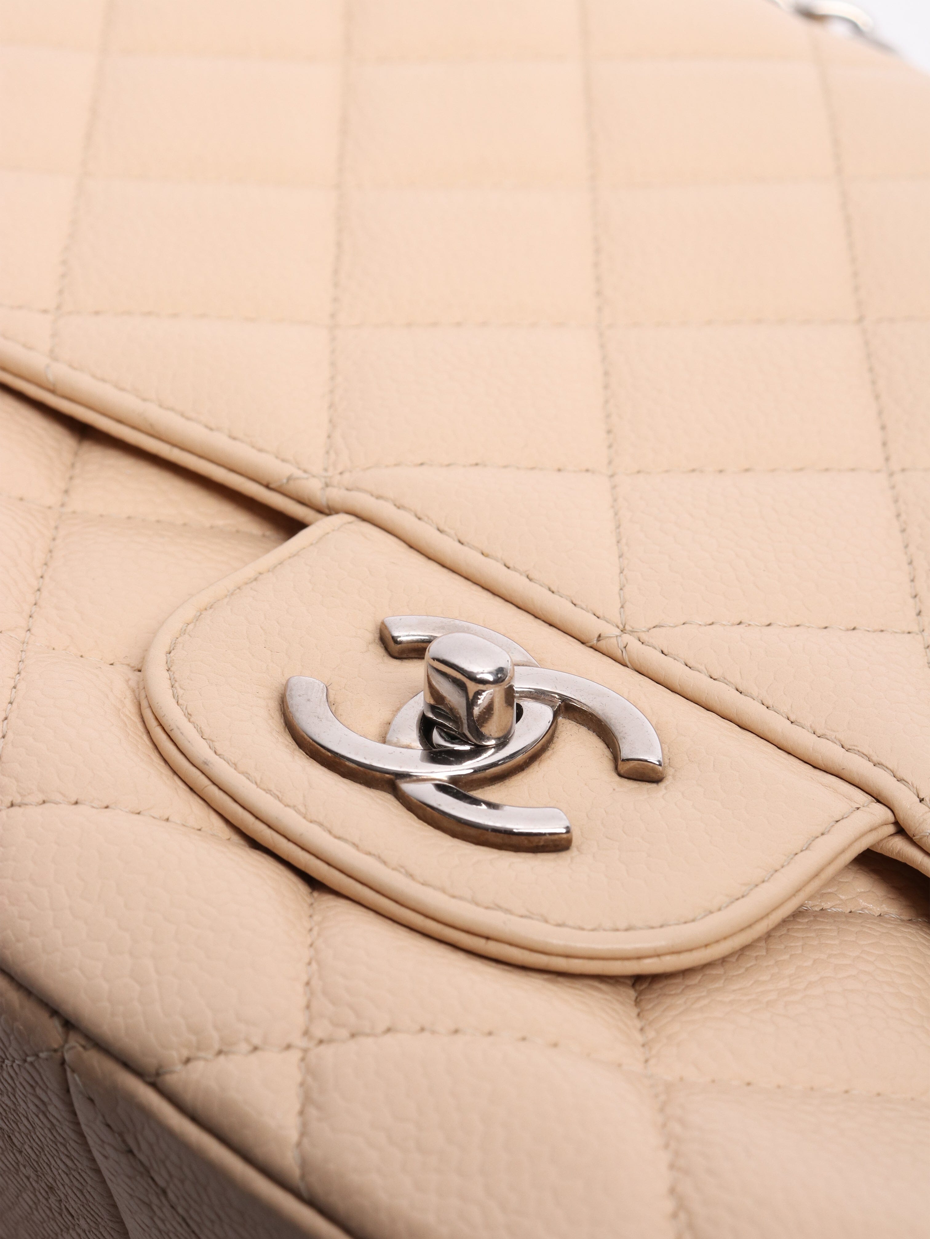 Chanel Shoulder bags - size Shoulder bags Chanel 