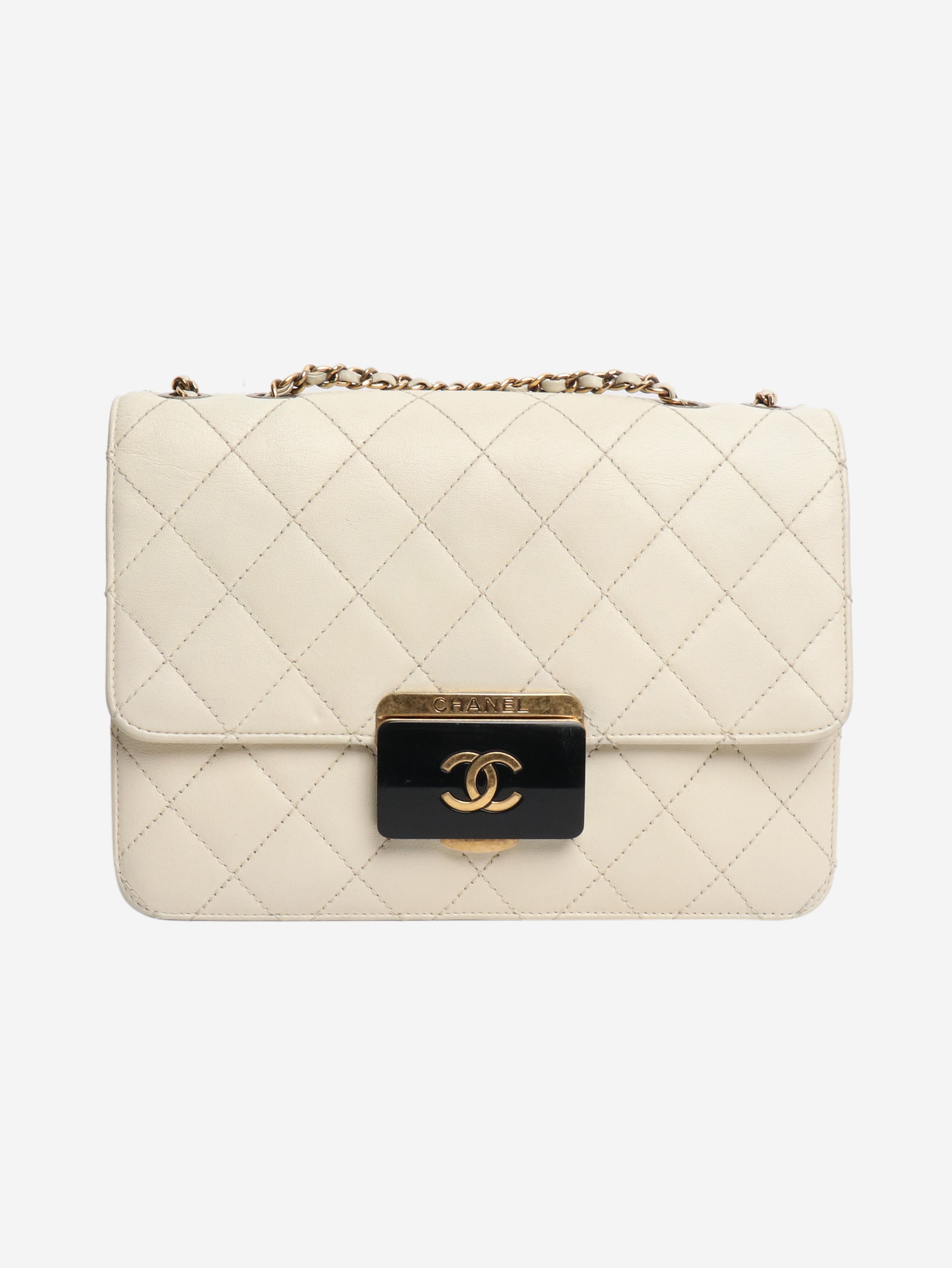 Ivory leather 2016 Beauty lock flap bag Shoulder bags Chanel 