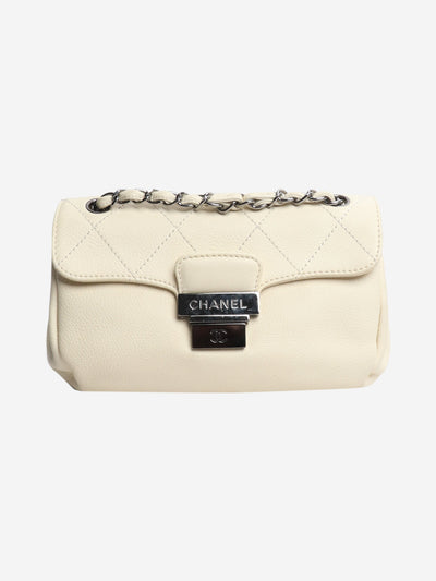 Chanel Shoulder bags - size Shoulder bags Chanel 