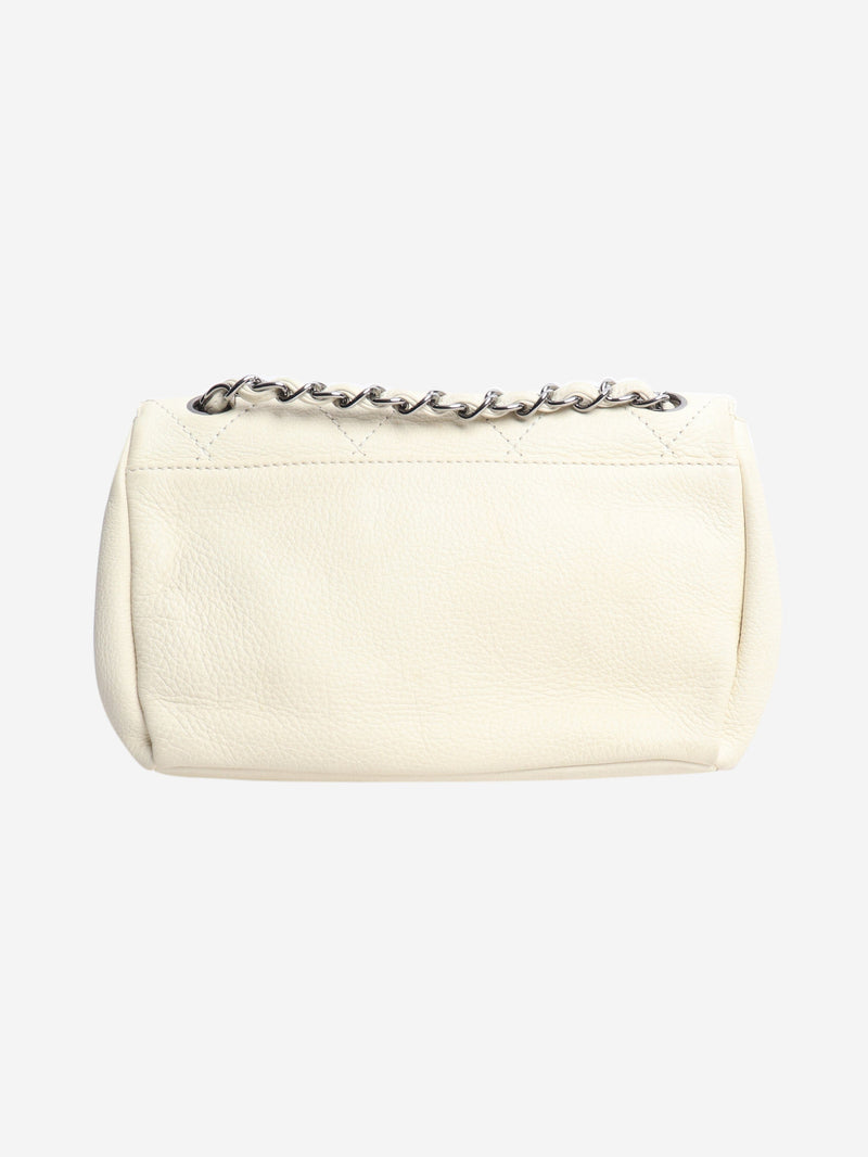 Chanel Shoulder bags - size Shoulder bags Chanel 