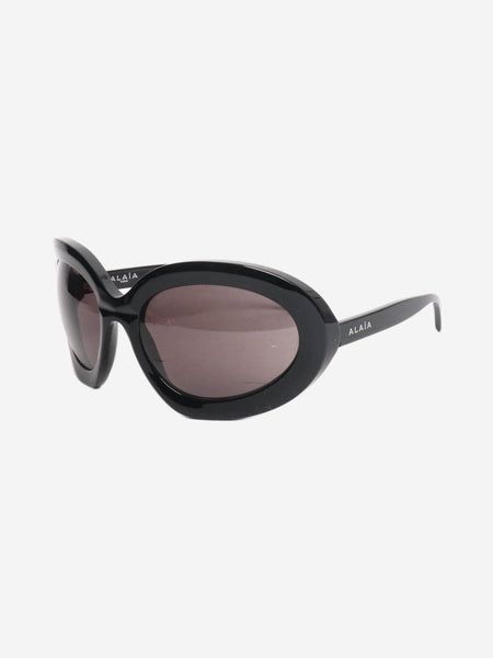 Black oversized butterfly sunglasses alternate image