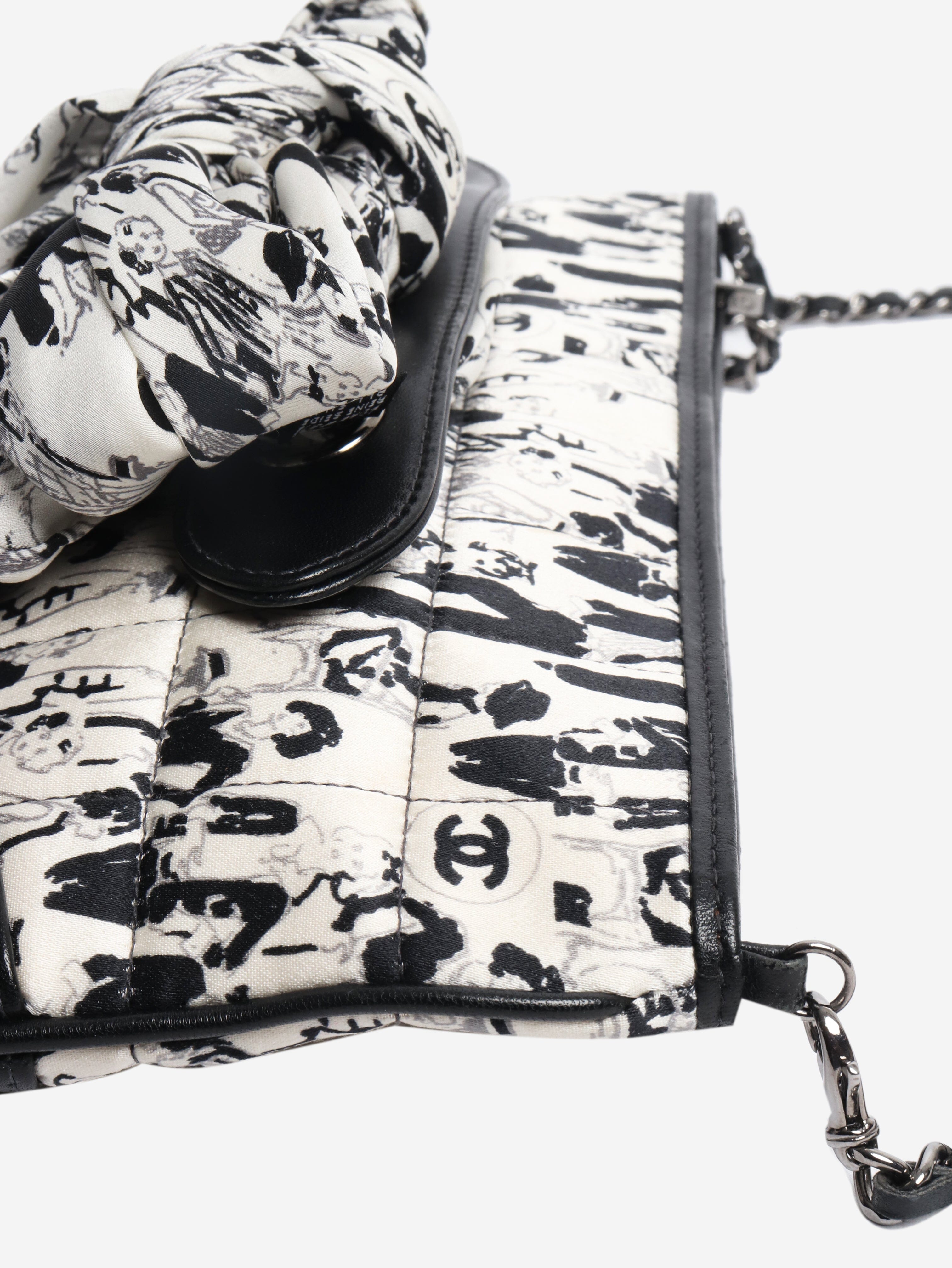 Black and white 2003 Mademoiselle choco bar quilted scarf bag Shoulder bags Chanel 