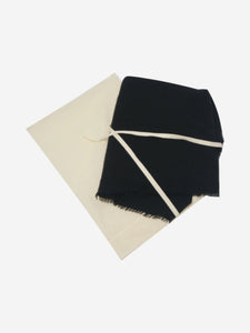 Faliero Sarti Black cashmere scarf