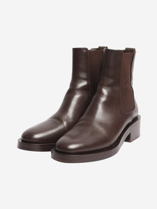 Valentino Brown Rockstud leather boots - size EU 37