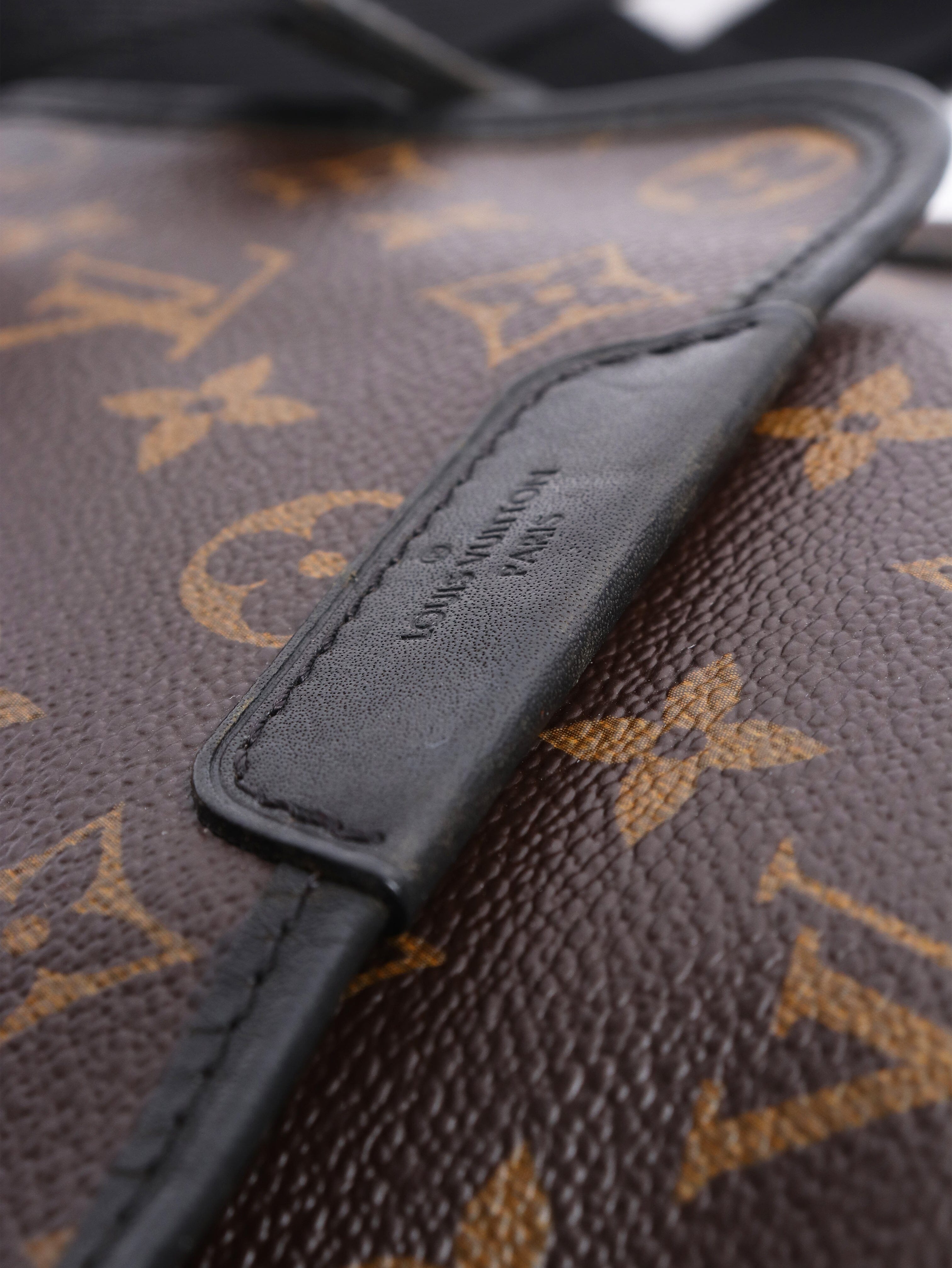 Louis Vuitton Shoulder bags - size Shoulder bags Louis Vuitton 