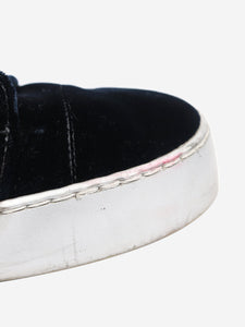 Chanel Silver and blue velvet-trimmed CC trainers - size EU 37