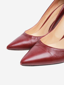 Gianvito Rossi Burgundy pointed-toe pumps - size EU 37.5