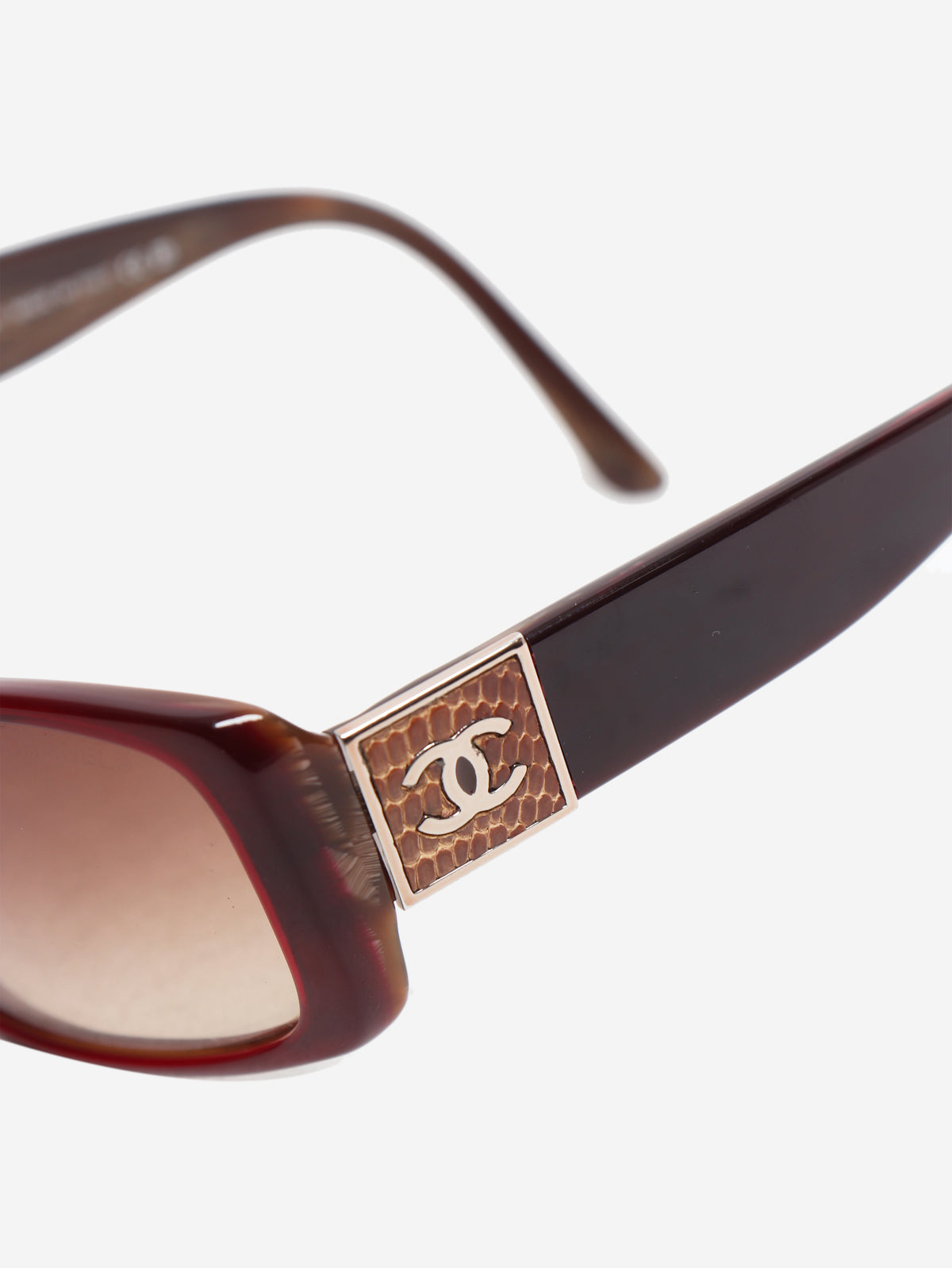 Burgundy rectangular sunglasses