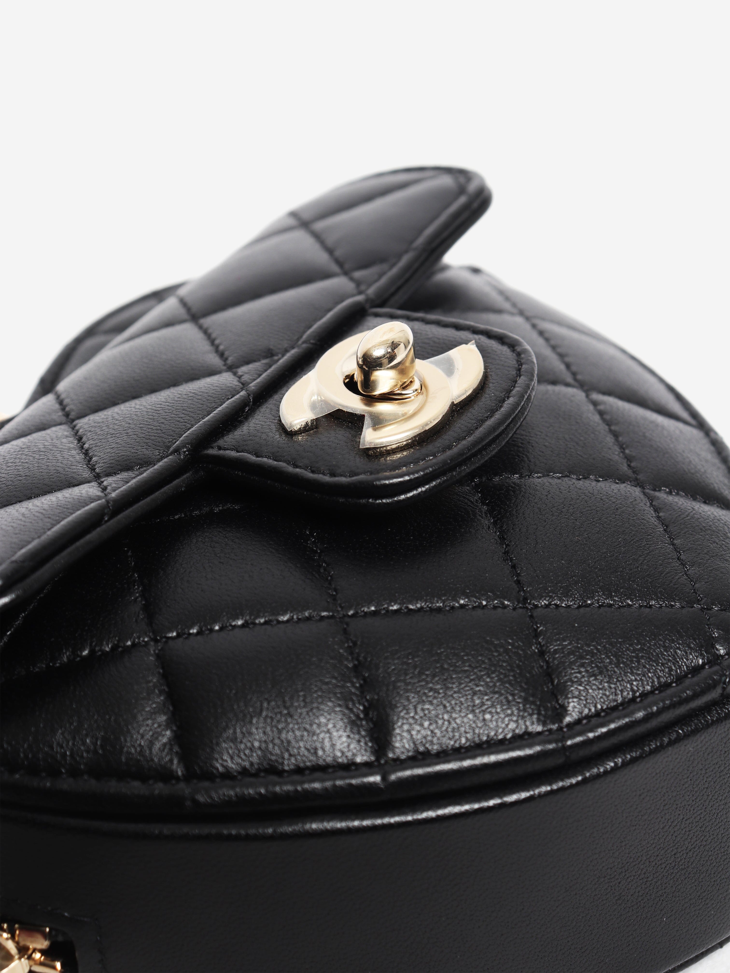 Black 2021 lambskin heart bag