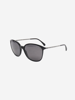 Black round-frame sunglasses