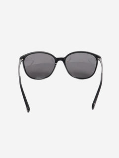 Black round-frame sunglasses
