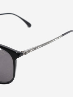 Black round-frame sunglasses