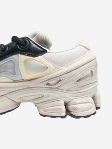 Adidas x Raf Simons Cream Ozweego III trainers - size UK 5