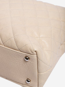 Chanel Cream 2012 caviar leather quilted shoulder bag