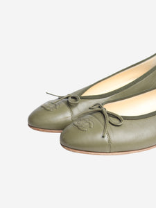 Chanel Green leather ballet flats with CC logo - size EU 38.5