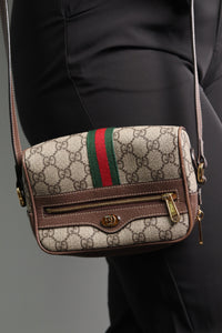 Gucci Brown GG Supreme shoulder bag