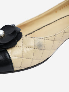 Beige leather quilted ballet flats - size EU 39 Flat Shoes Chanel 