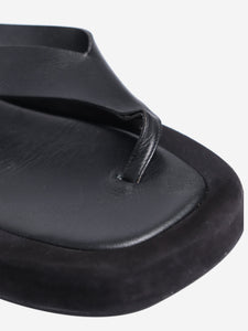 The Row Black Ginza platform flip-flops - size EU 38.5