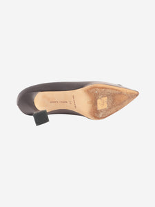 Manolo Blahnik Grey satin bejewelled pumps - size EU 38