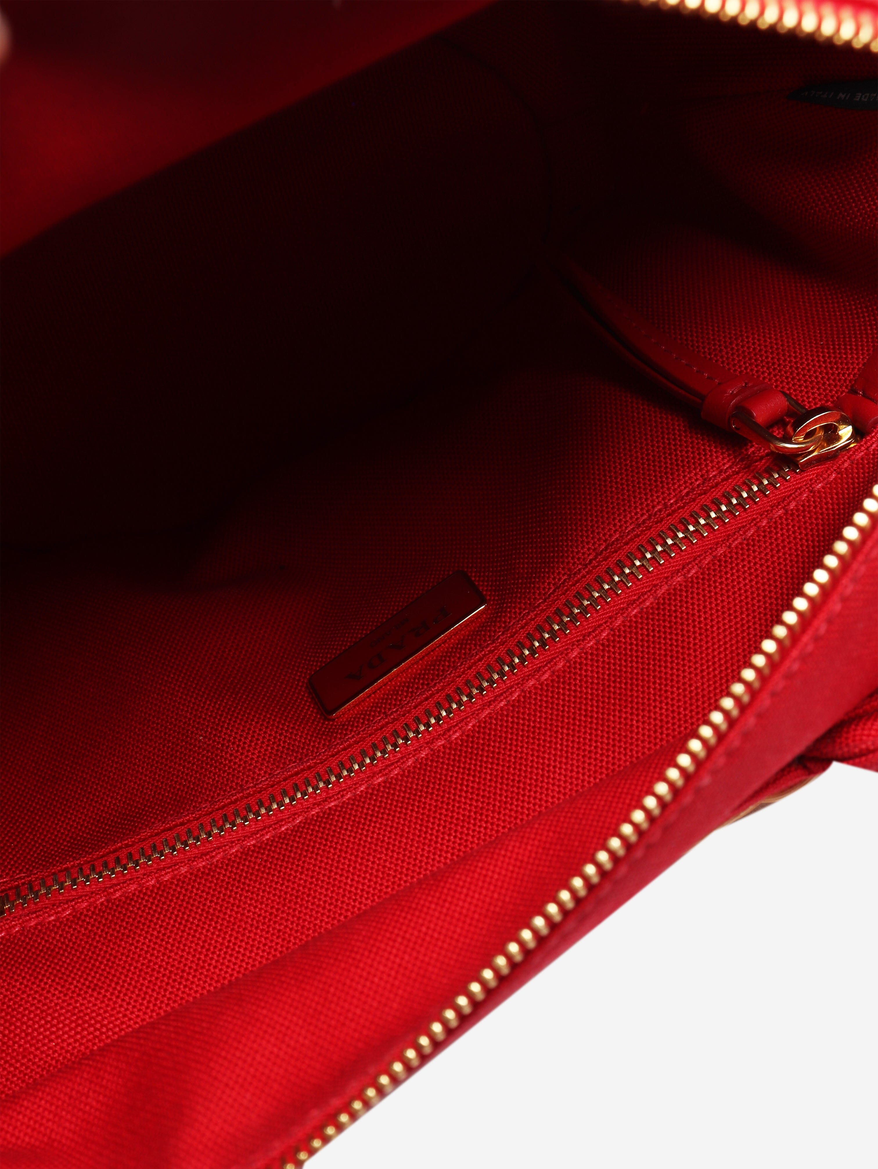 Neutral raffia basket bag Tote Bags Prada 