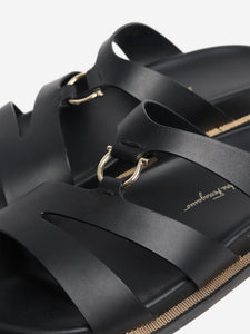Salvatore Ferragamo Black leather sandals - size EU 37.5