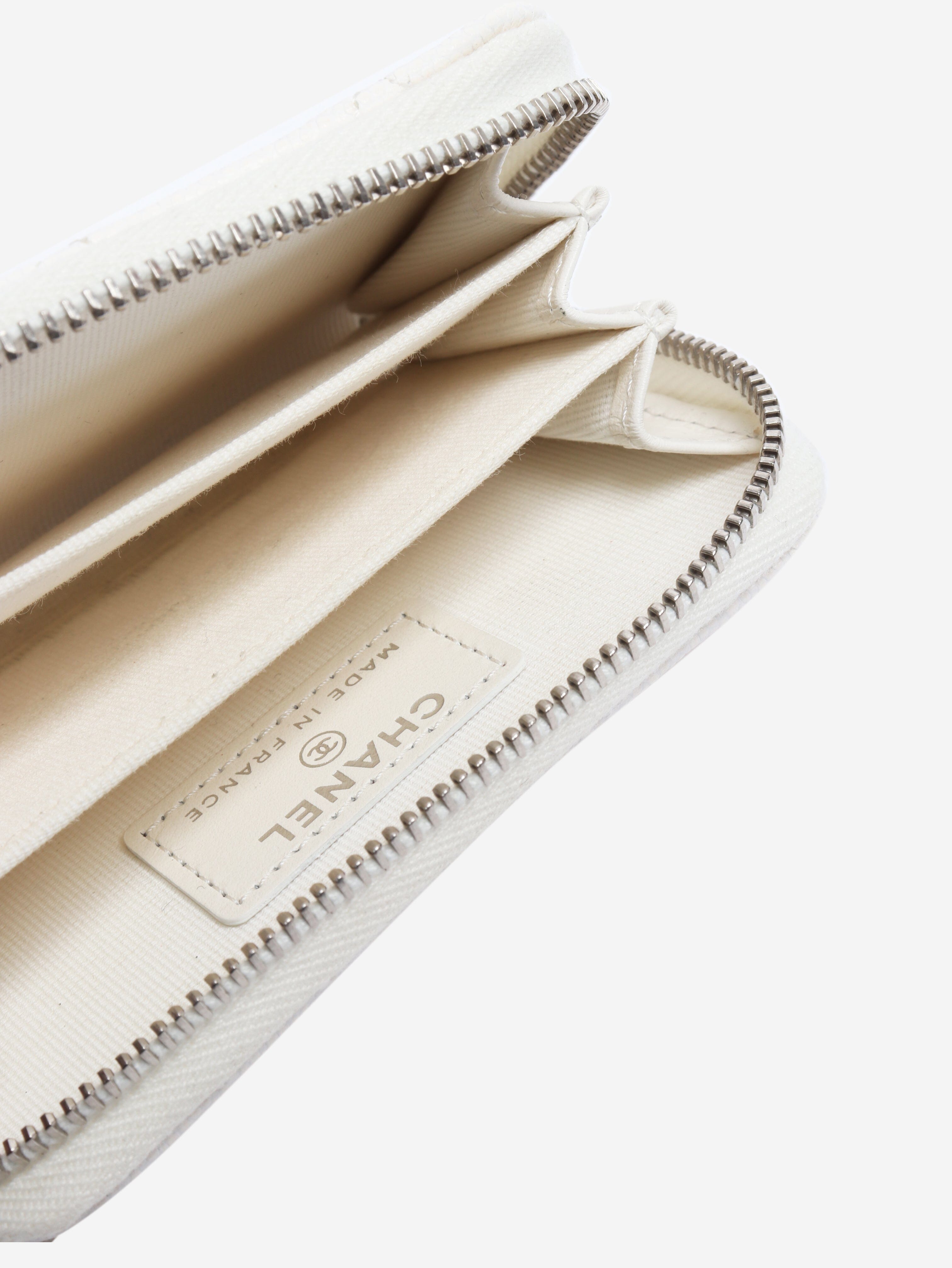 White caviar leather wallet Wallets, Purses & Small Leather Goods Chanel 