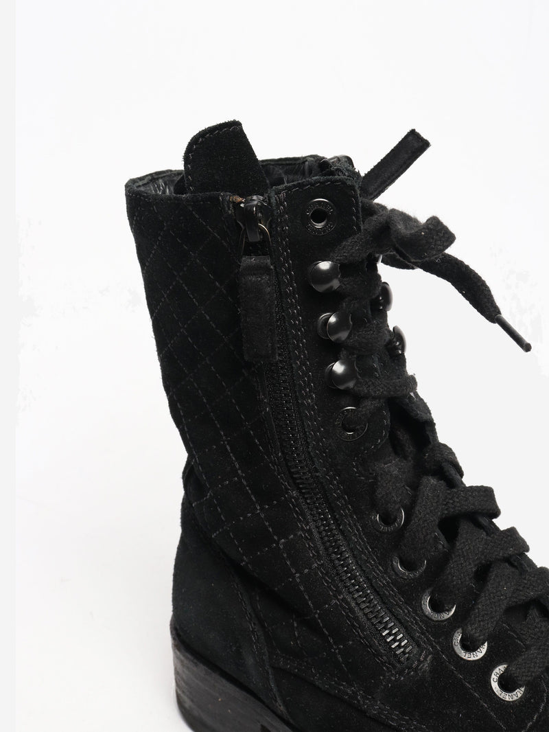 Black suede quilted combat boots - size EU 38.5 (UK 5.5) Boots Chanel 